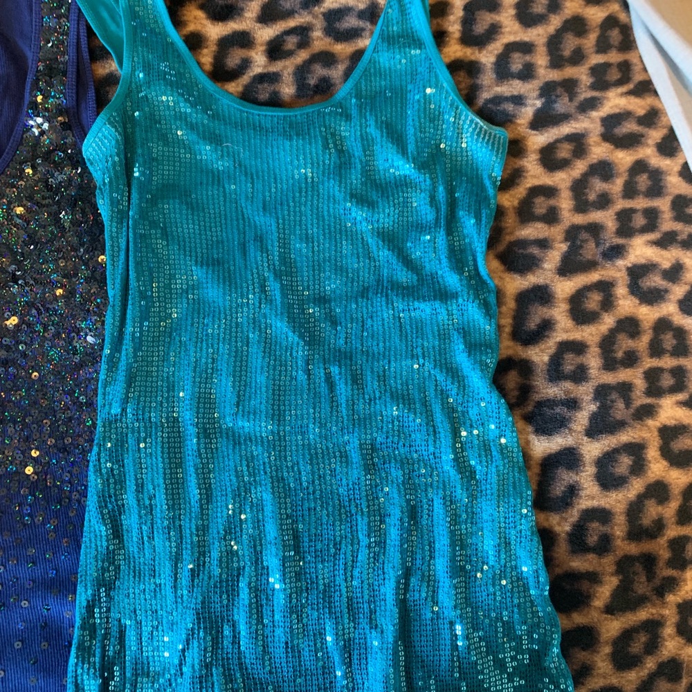 Sequin tank